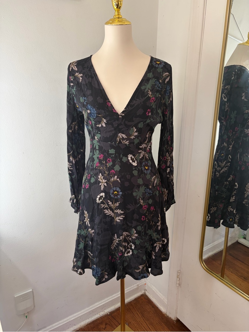 Astr Floral V-Neck Long Sleeve Dress - Black with dark floral